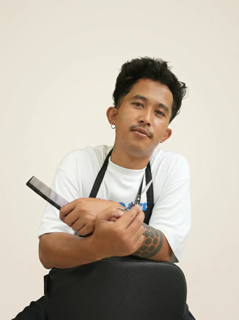 Manish — Hair Dresser at Évyra Salon