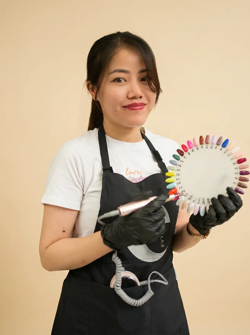 Rin — Nail Artist & SPMU Specialist at Évyra Salon